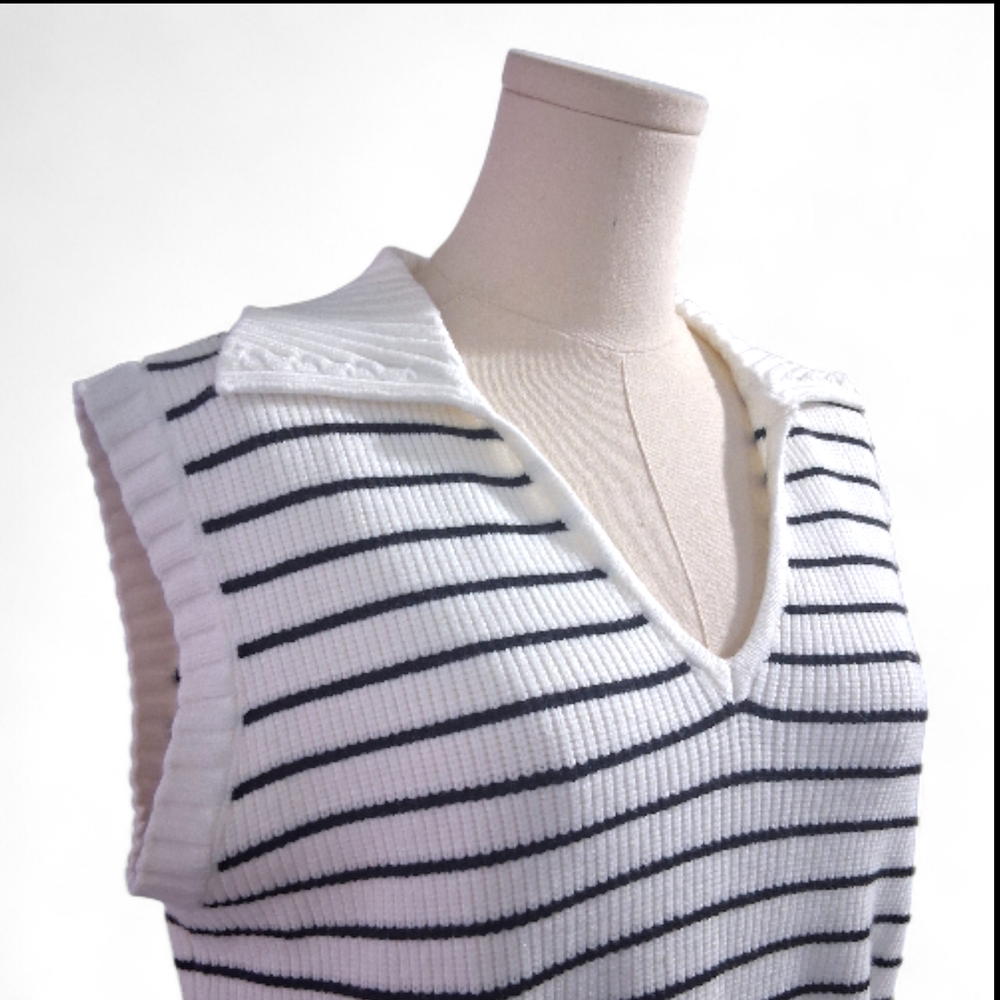 V-Neck Striped Knit Sweater Vest Womens Size Small - Picture 3 of 9